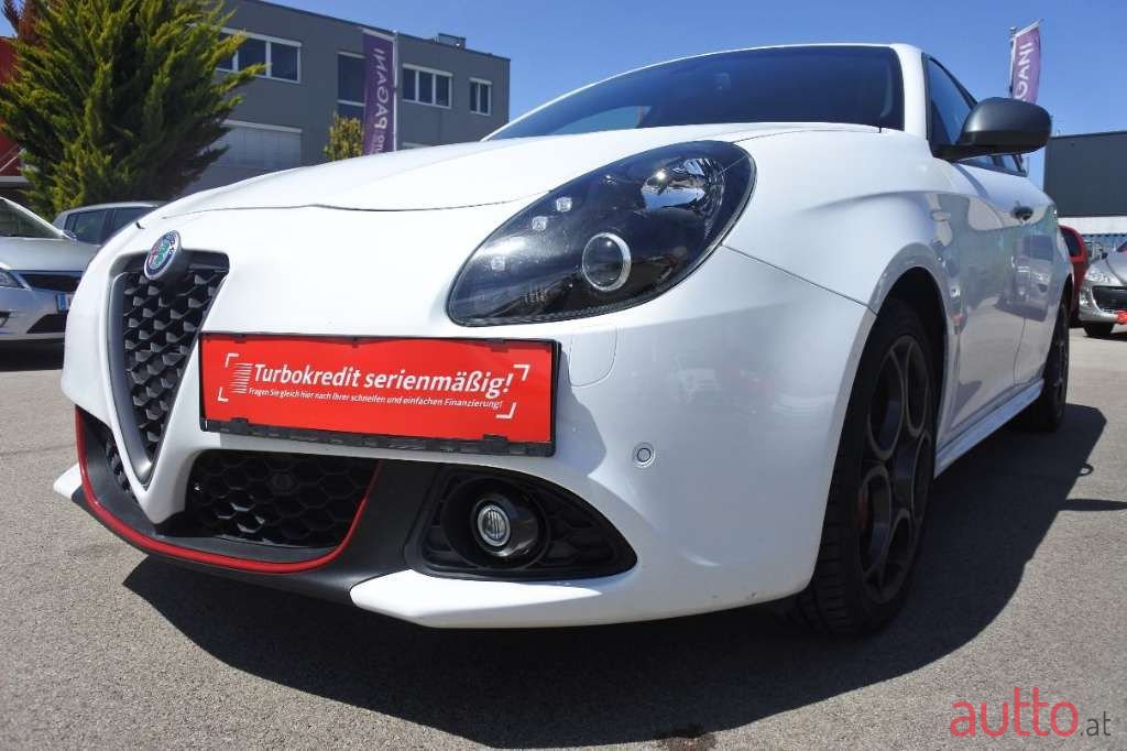2016' Alfa Romeo Giulietta photo #3