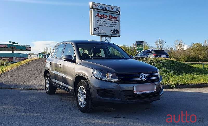 2012' Volkswagen Tiguan photo #1