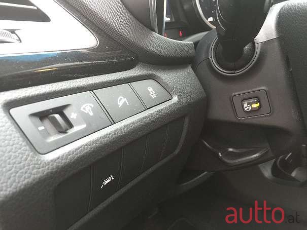 2015' Hyundai Santa Fe photo #5