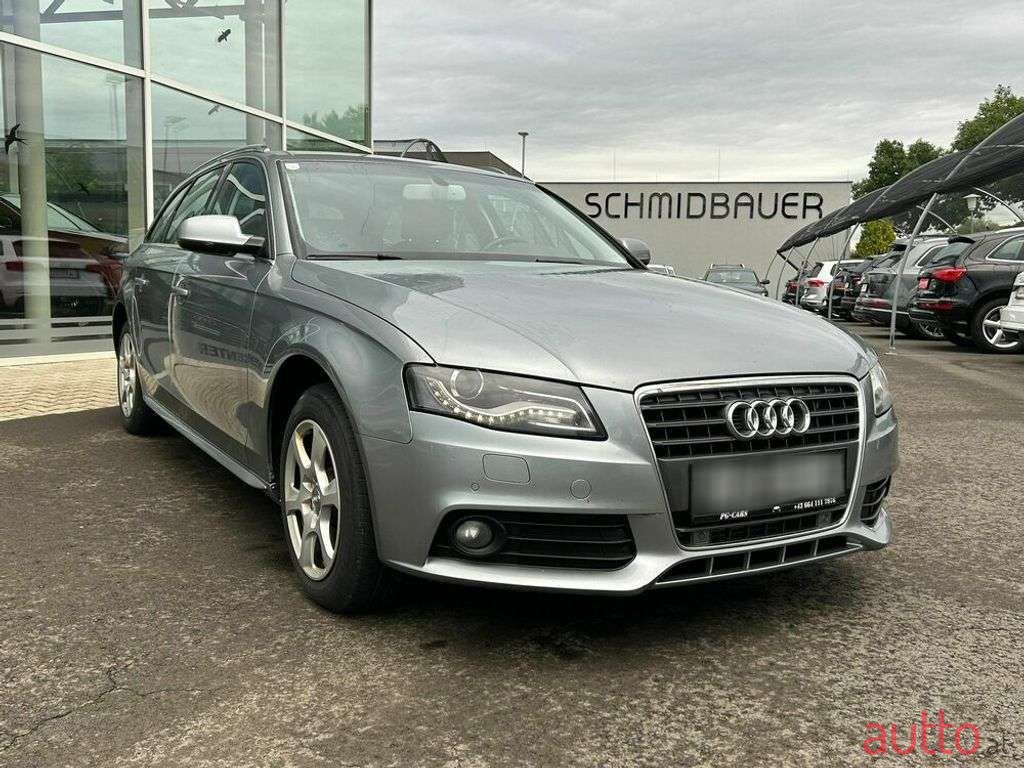 2011' Audi A4 photo #4