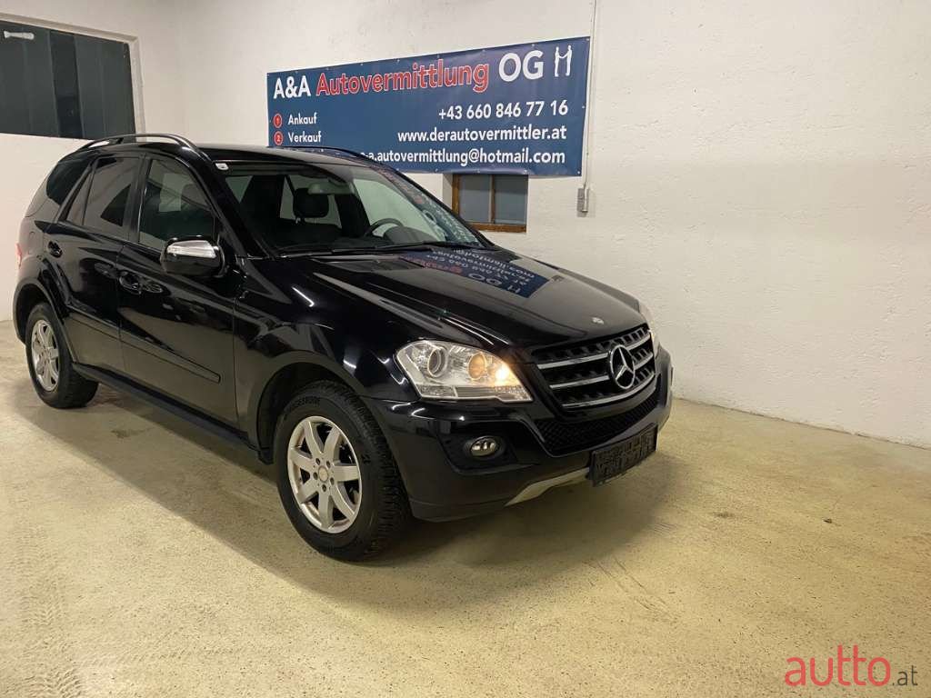 2010' Mercedes-Benz M-Klasse photo #1