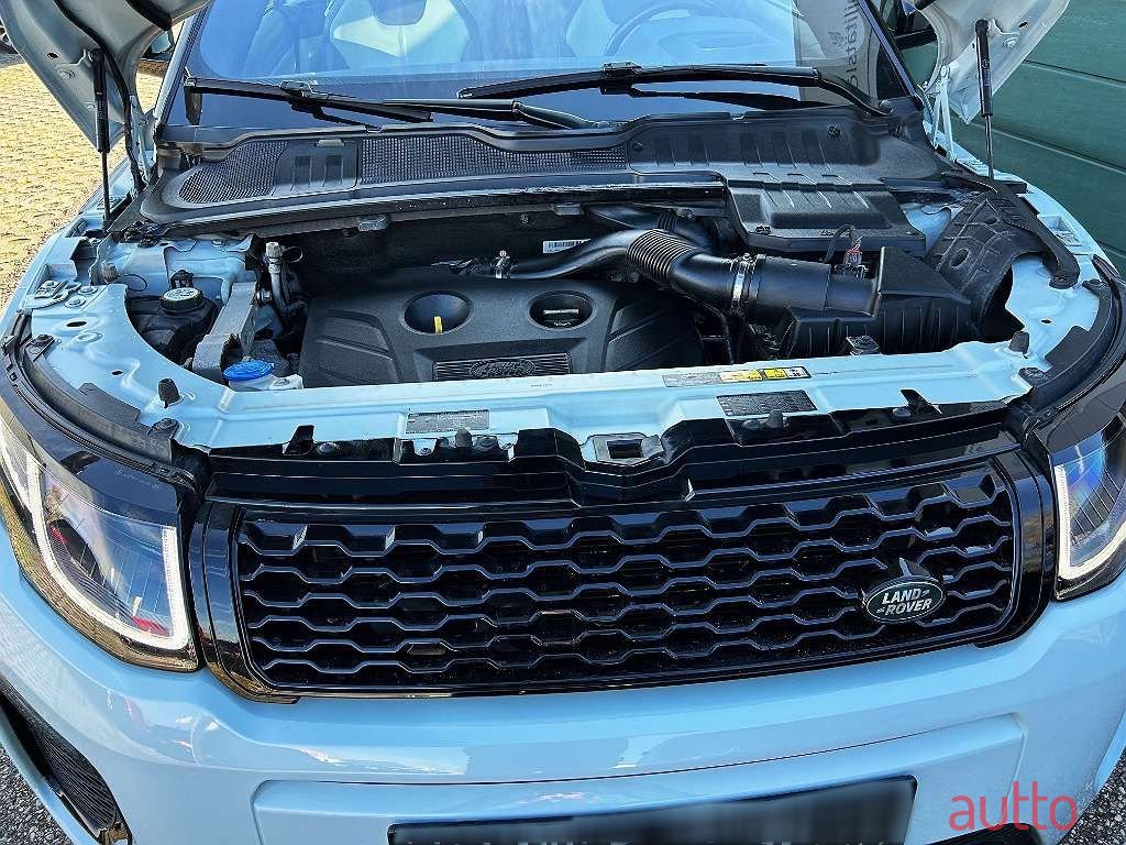 2017' Land Rover Range Rover Evoque photo #3