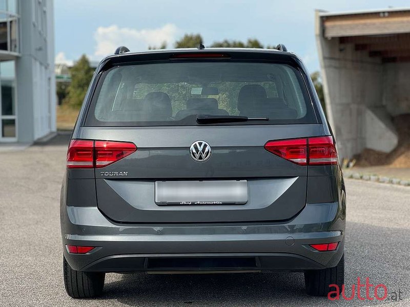 2019' Volkswagen Touran photo #6