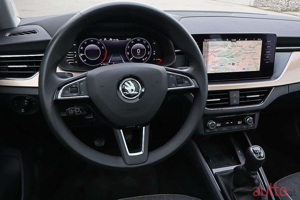2020' Skoda Scala photo #6