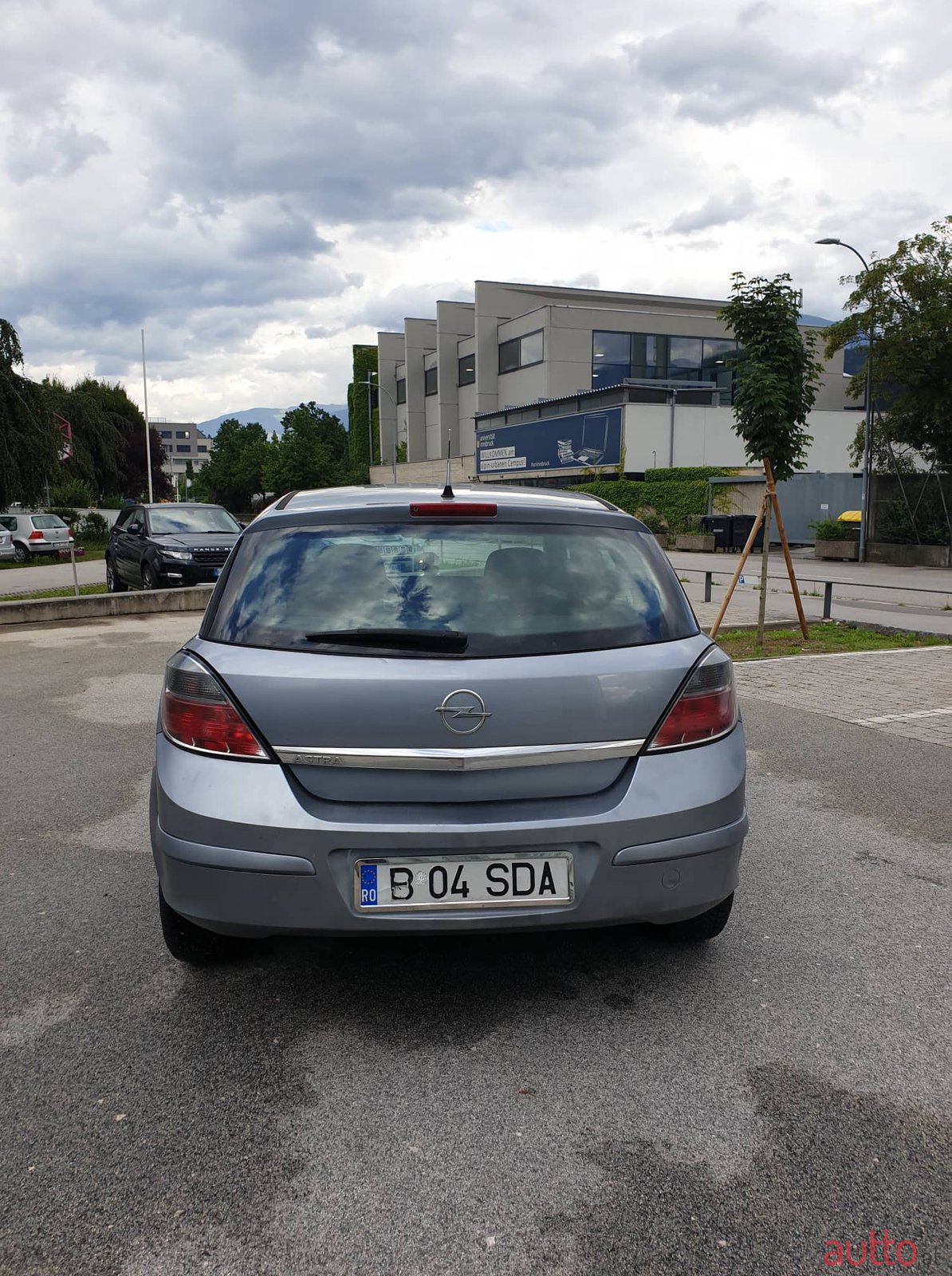 2011' Opel Astra H photo #3