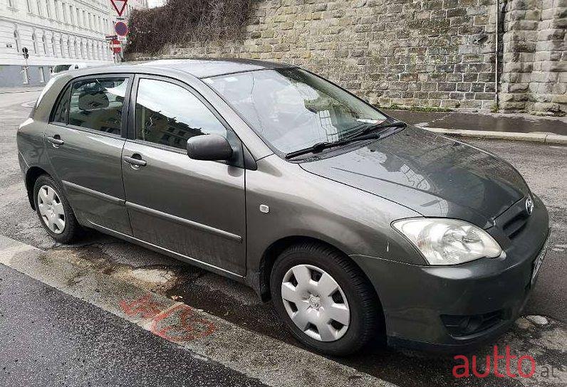 2004' Toyota Corolla photo #1