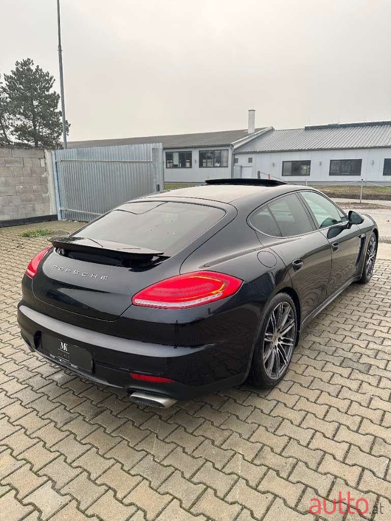 2015' Porsche Panamera photo #4
