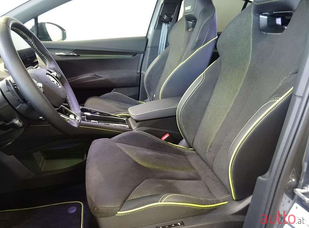 2023' Skoda Enyaq photo #3