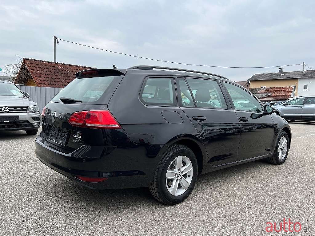 2014' Volkswagen Golf photo #3