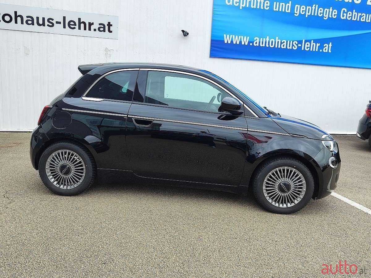 2023' Fiat 500e photo #3