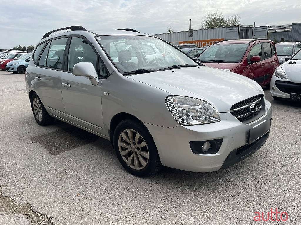 2010' Kia Carens photo #2