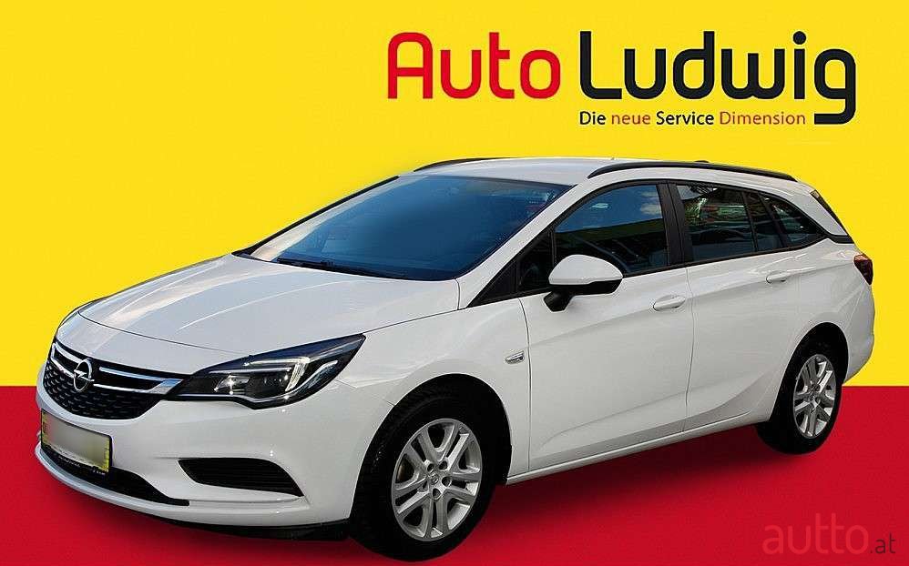 2018' Opel Astra photo #1