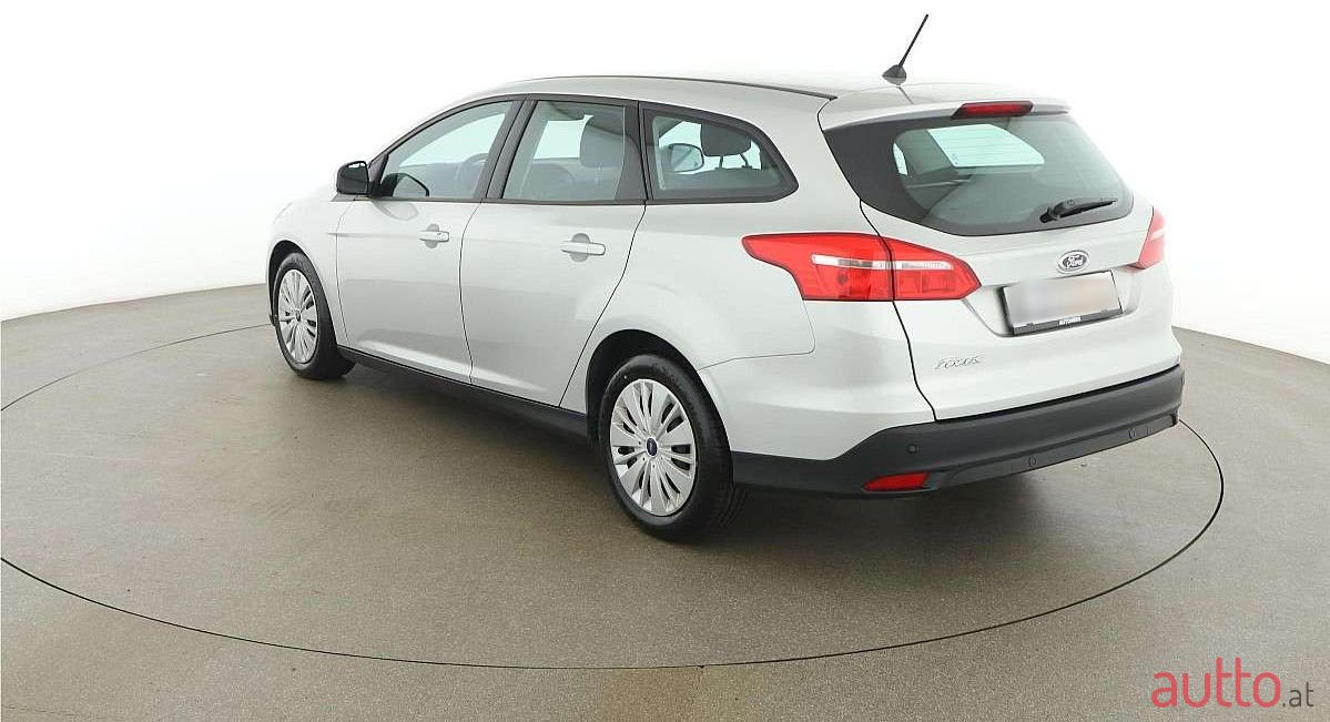 2017' Ford Focus photo #3