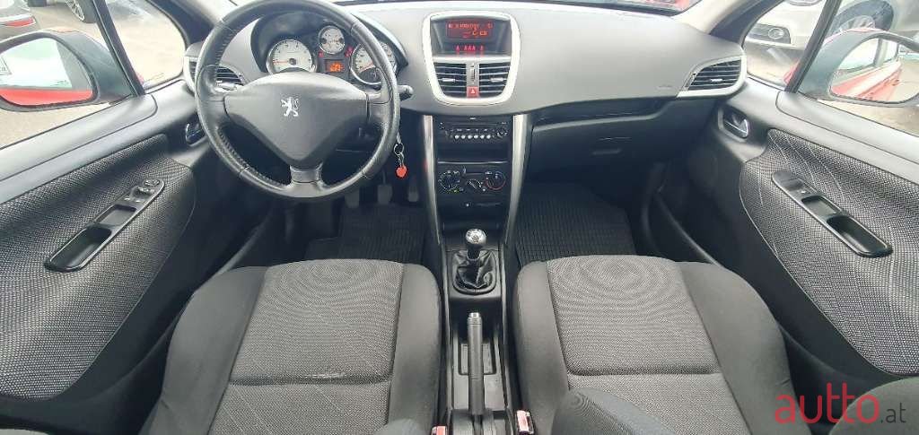 2009' Peugeot 207 photo #5
