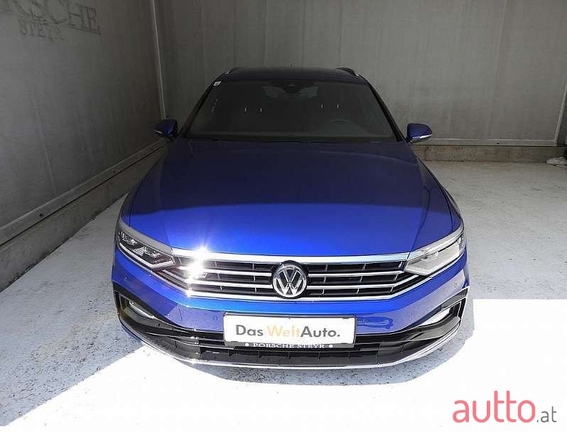 2020' Volkswagen Passat photo #2