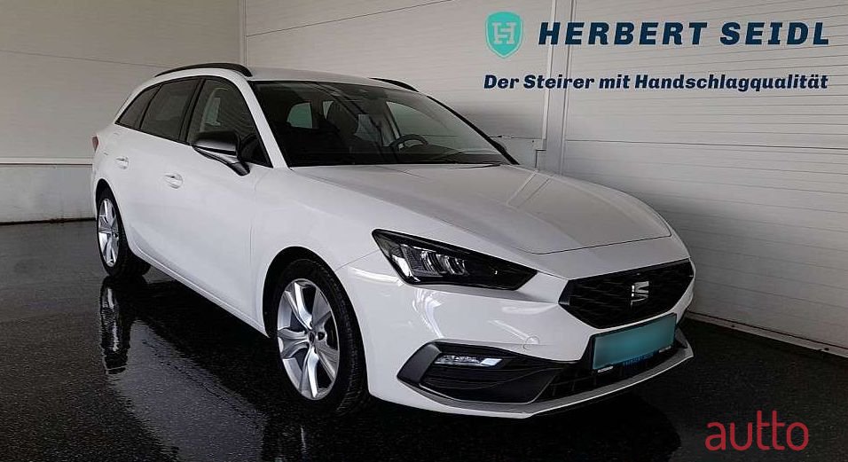 2021' SEAT Leon photo #1