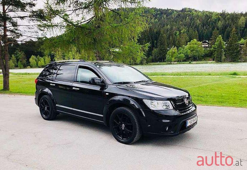 2013' Fiat Freemont photo #1