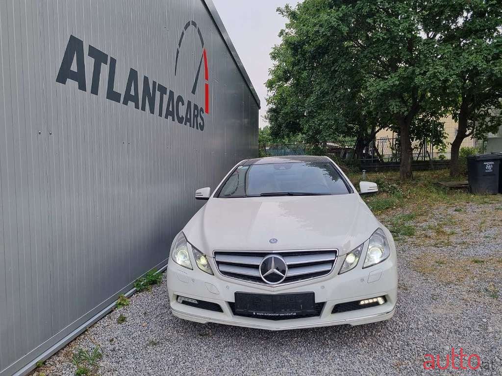 2010' Mercedes-Benz E-Klasse photo #2