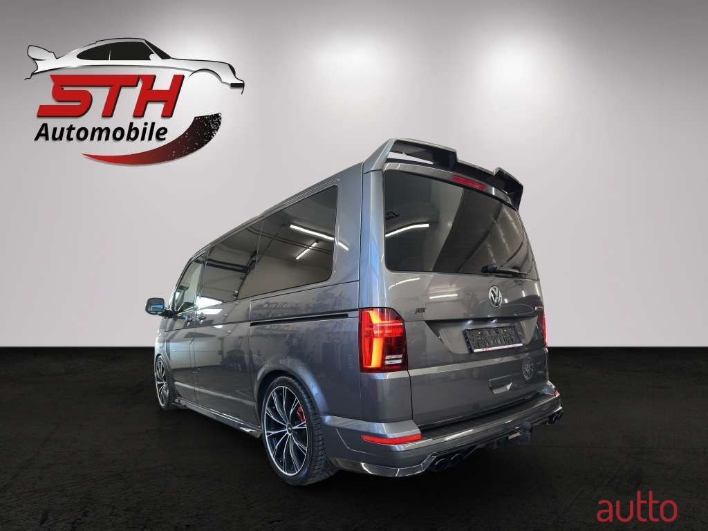 2020' Volkswagen Multivan photo #3