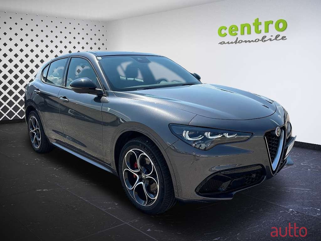 2024' Alfa Romeo Stelvio photo #2