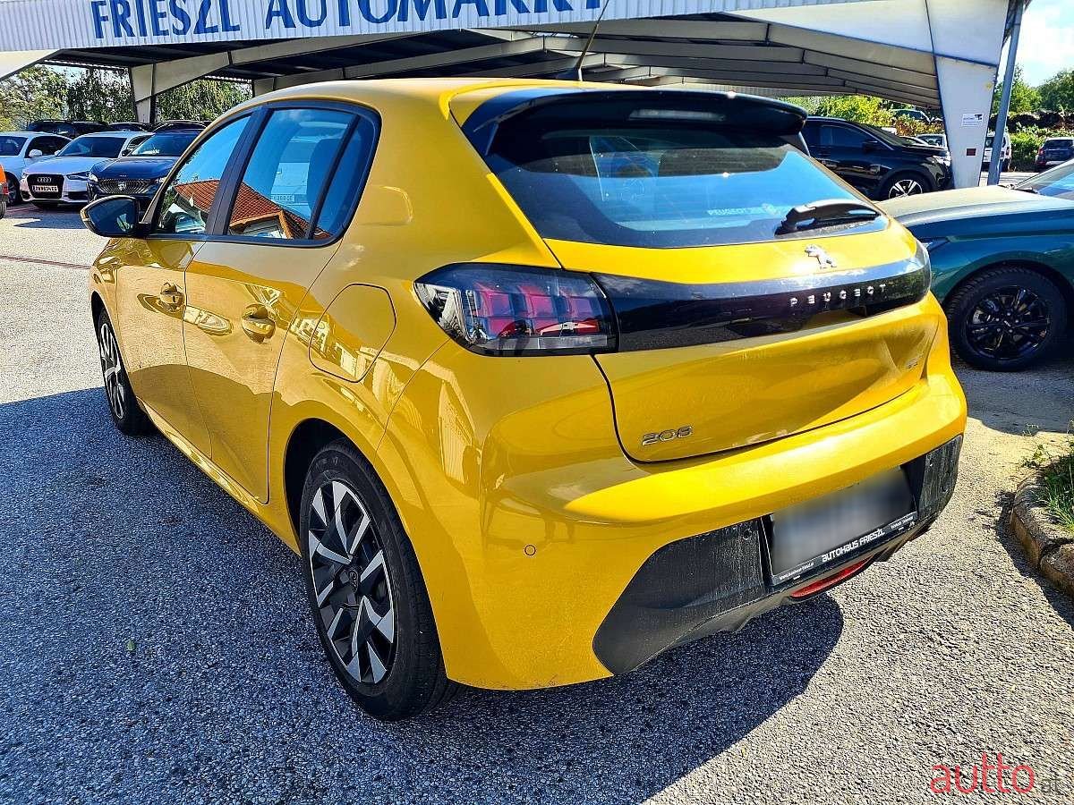 2020' Peugeot 208 photo #3