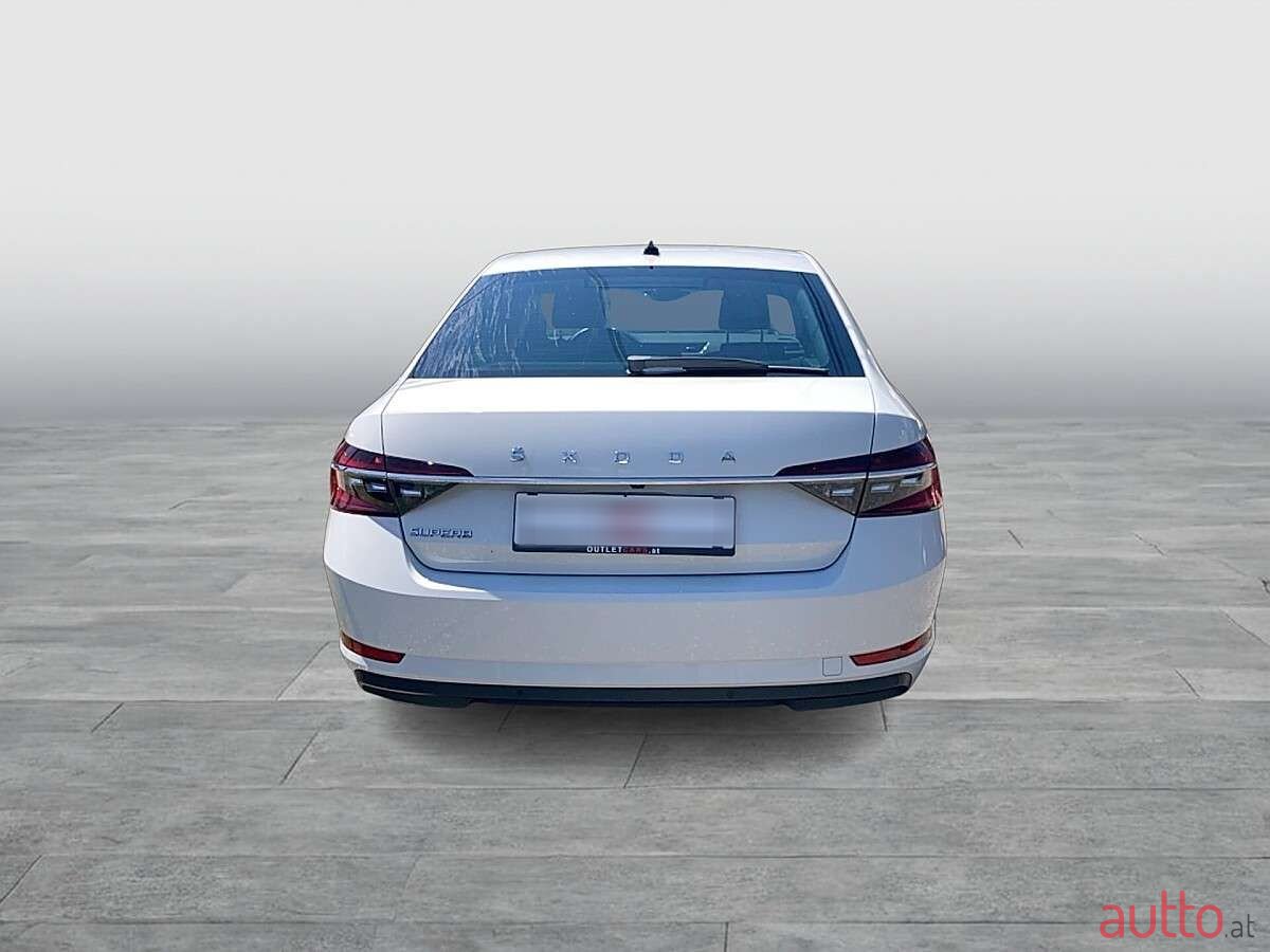 2020' Skoda Superb photo #4