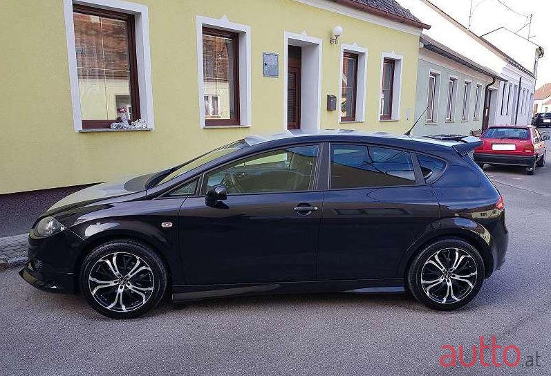 2009' SEAT Leon photo #2