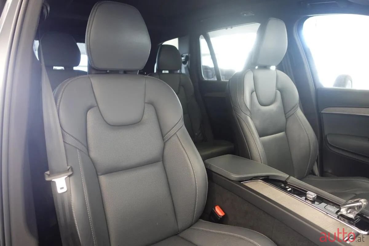 2022' Volvo XC90 photo #6