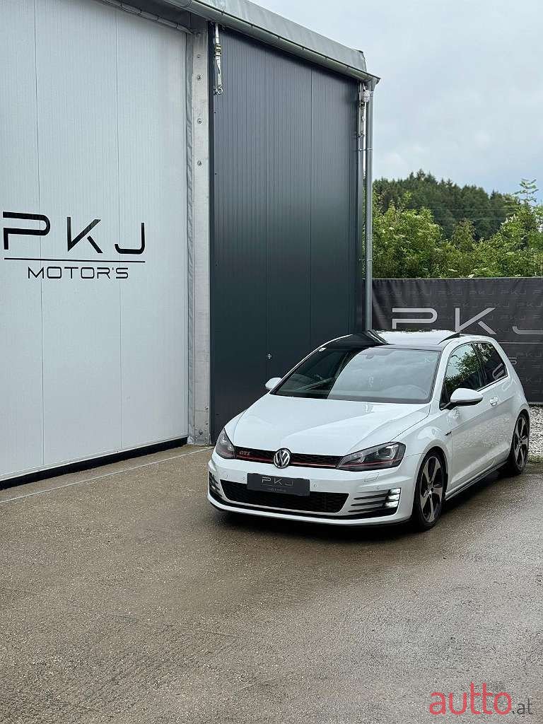 2014' Volkswagen Golf photo #1