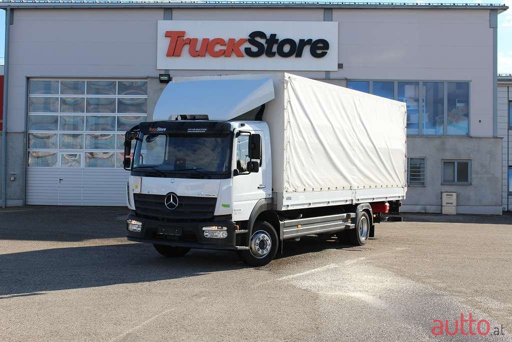 2017' Mercedes-Benz photo #1