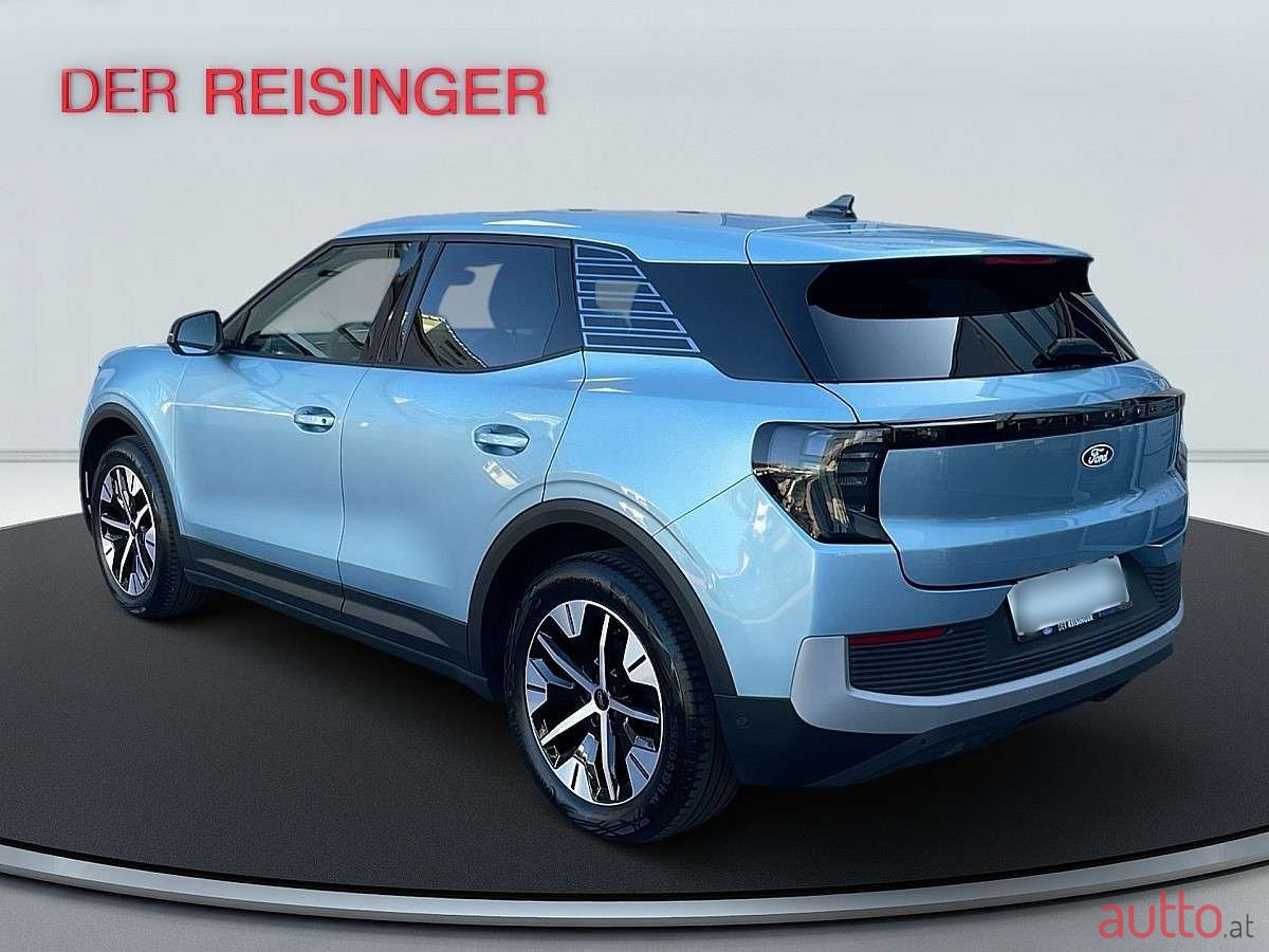 2024' Ford Explorer photo #3