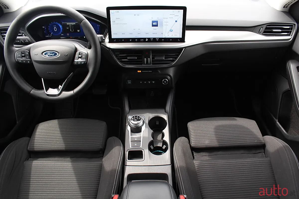 2023' Ford Focus photo #3