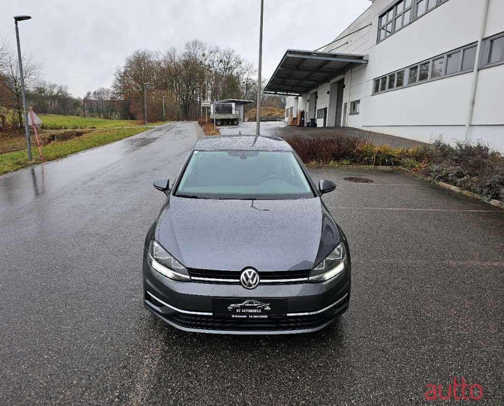 2018' Volkswagen Golf photo #3