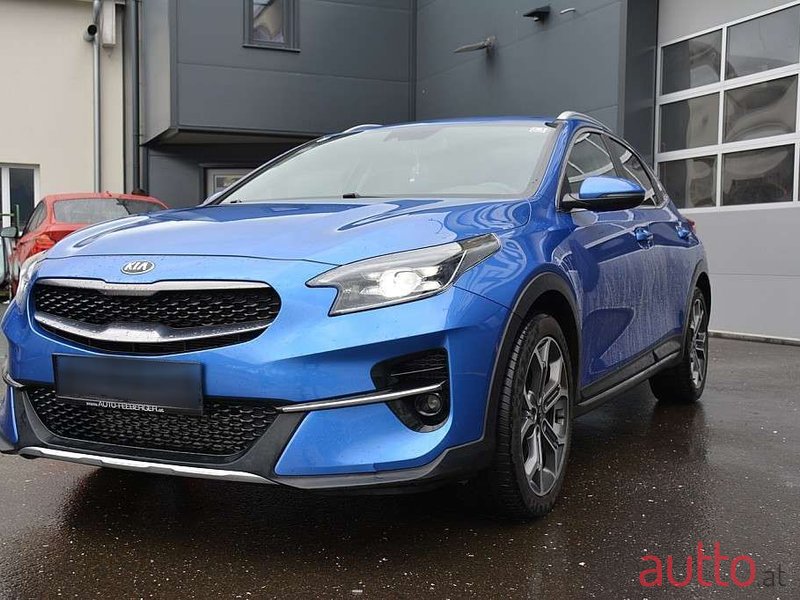 2021' Kia XCeed photo #3