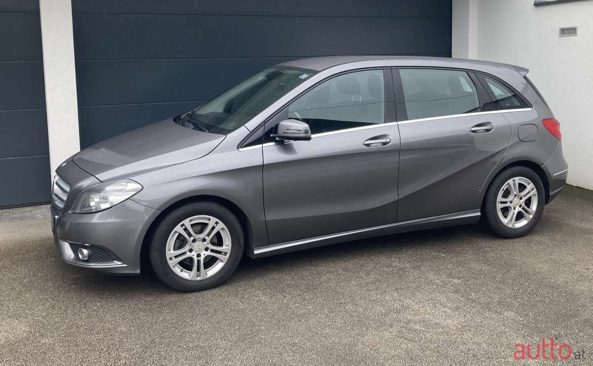 2013' Mercedes-Benz B-Klasse photo #3