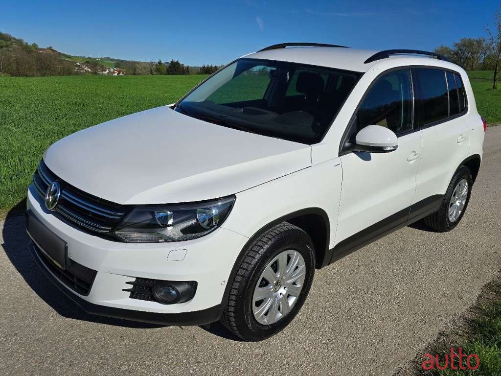 2012' Volkswagen Tiguan photo #1