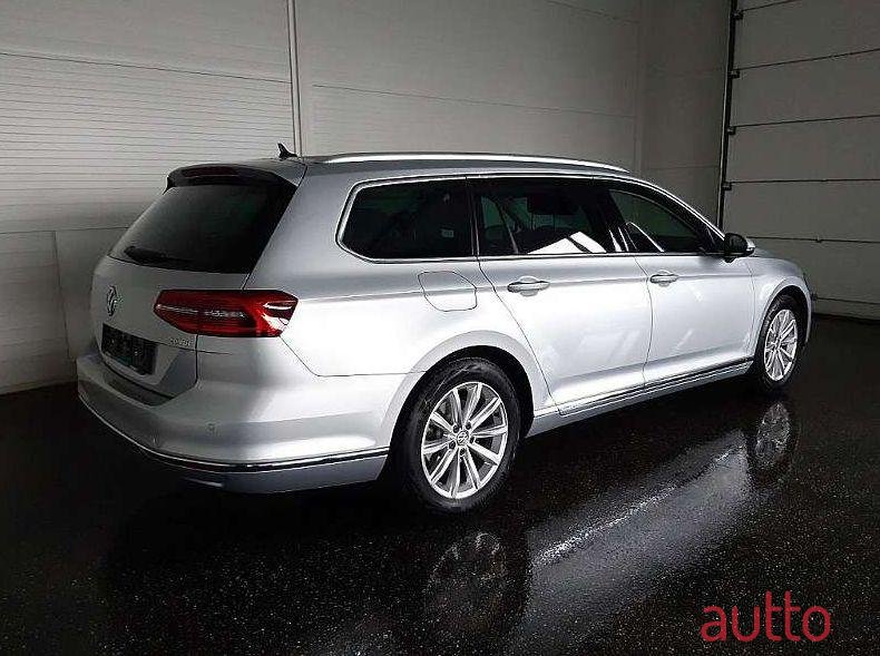 2017' Volkswagen Passat photo #1