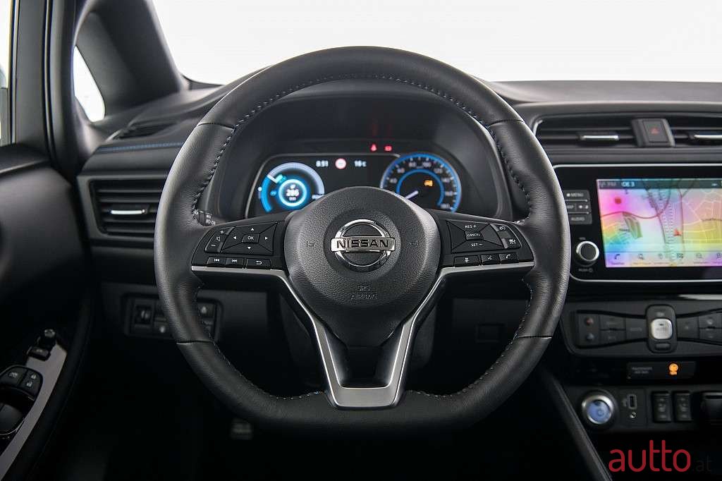 2021' Nissan Leaf photo #5