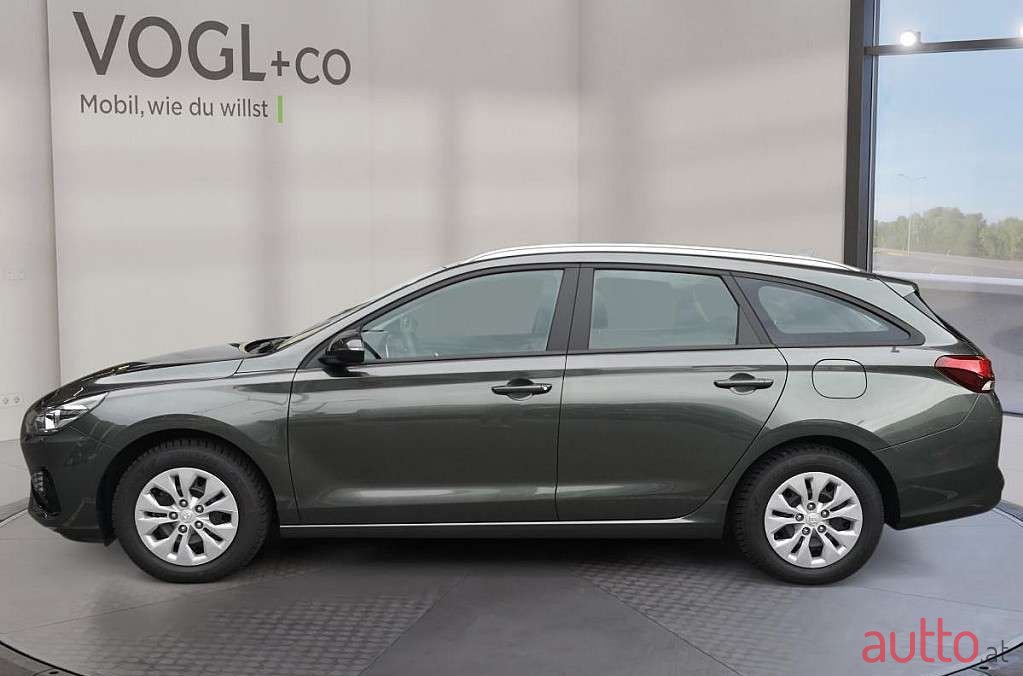 2021' Hyundai i30 photo #2