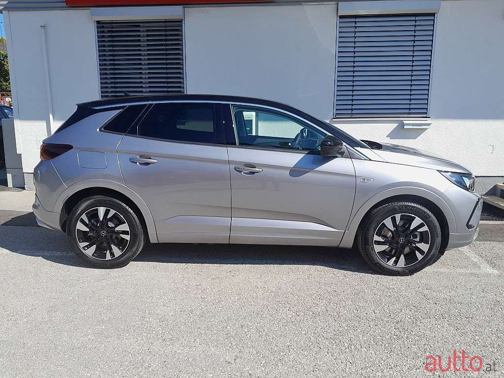 2023' Opel Grandland X photo #3