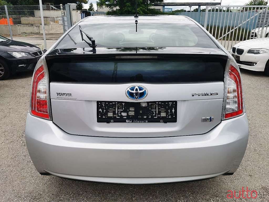 2014' Toyota Prius photo #5