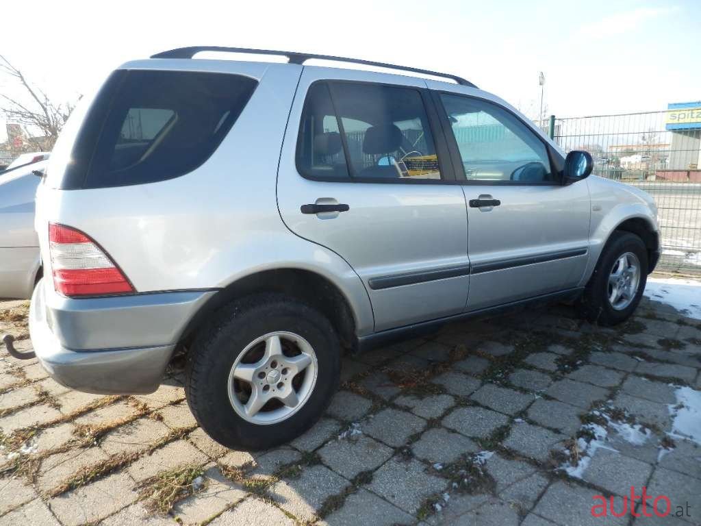1999' Mercedes-Benz M-Klasse photo #1