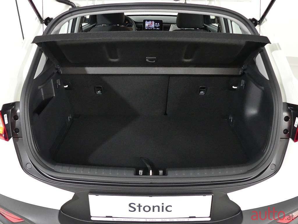 2022' Kia Stonic photo #6