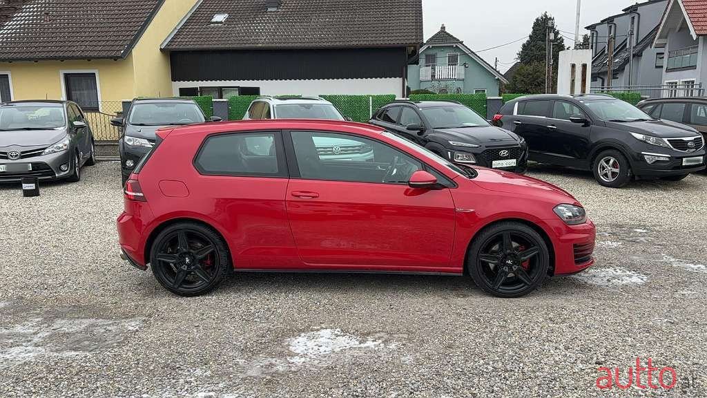 2016' Volkswagen Golf photo #3