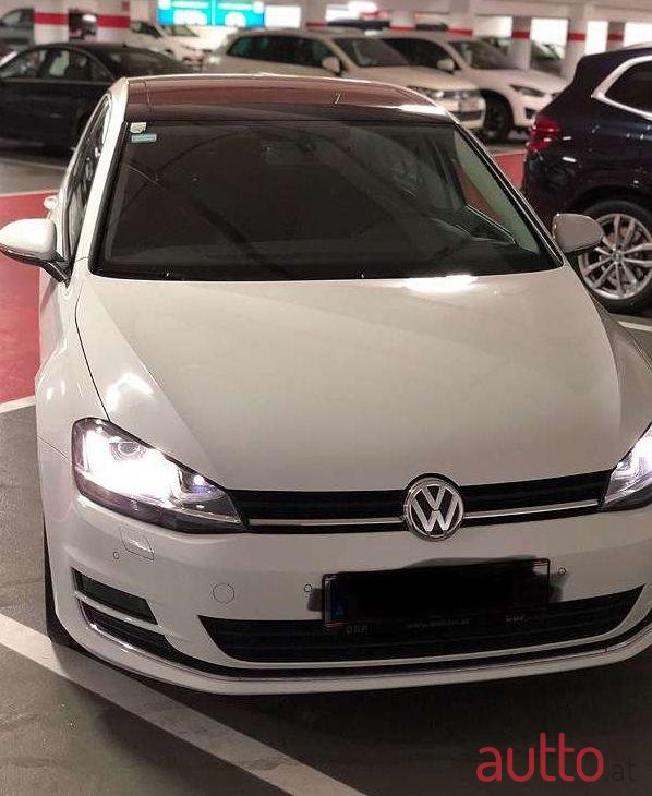 2013' Volkswagen Golf photo #2