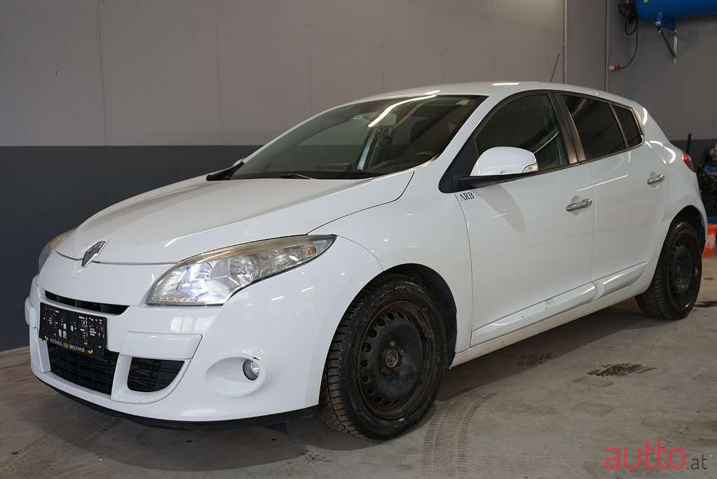 2009' Renault Megane photo #5