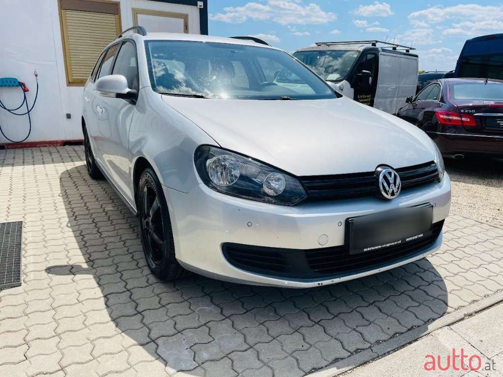 2012' Volkswagen Golf photo #3