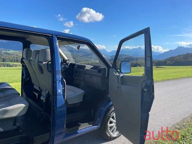 2001' Volkswagen Kombi photo #6