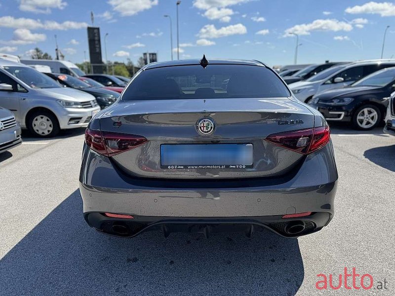 2021' Alfa Romeo Giulia photo #5