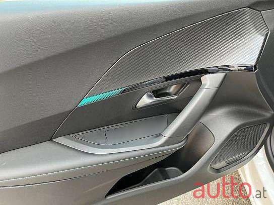 2023' Peugeot 2008 photo #6